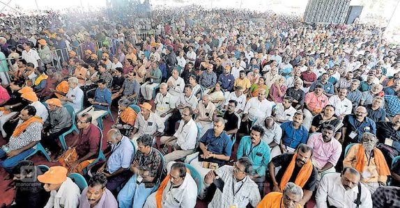 ശബരിമല സംരക്ഷണ സംഗമത്തിന് പിന്നാലെ സന്യാസി യാത്രയുമായി സംഘപരിവാർ സംഘടനകൾ.