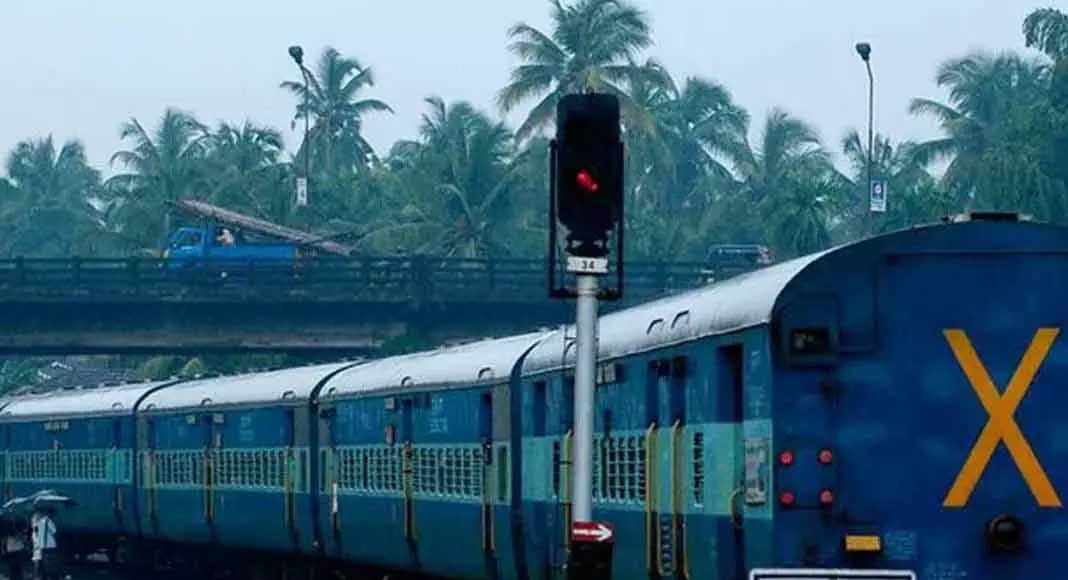 റെയിൽവേ ചരിത്രം കുറിച്ച് ഏഴിമല പാലം.