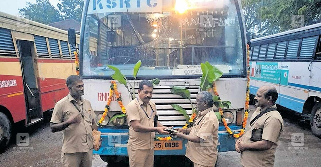 കെ എസ് ആർ ടി സി  സർവീസ് പുനരാരംഭിച്ചു.