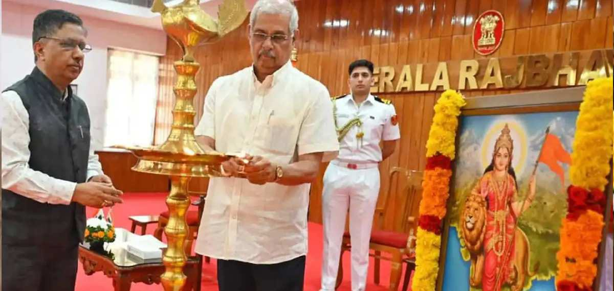 ഗുരുപൂജയെയും ഭാരതാംബയെയും എതിർക്കുന്നവർ പെട്ടെന്ന് അയ്യപ്പഭക്തരായതെങ്ങനെ.