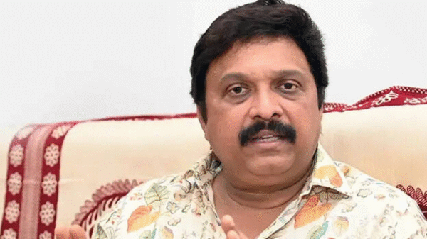 ബസ് തടഞ്ഞുനിർത്തി മന്ത്രി യുടെ പരിശോധന