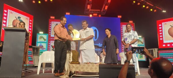 ഡോ: ലൈലാസിന് അധ്യാപക അവാർഡ്