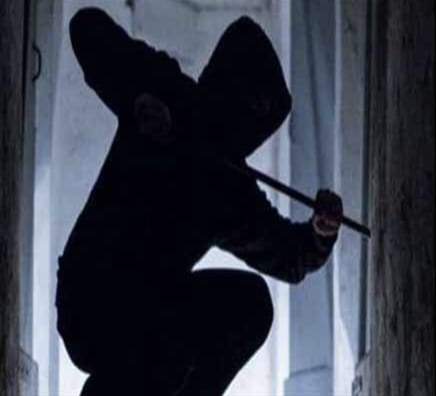 സർക്കാർ ഓഫീസുകൾ കേന്ദ്രീകരിച്ച് മോഷണം പ്രതിയെ തേടി പോലീസ്.