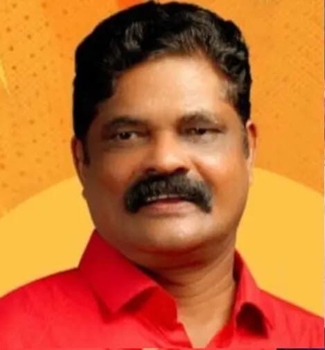 കൊല്ലത്ത് നാടകാവതരണത്തിനിടെ നടന്‍ പി ആർ ലഗേഷ് വേദിയില്‍ കുഴഞ്ഞുവീണ് മരിച്ചു.