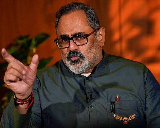 റിപ്പോർട്ടർ ടിവിക്കെതിരെ100 കോടി രൂപയുടെ മാനനഷ്ടക്കേസ് നൽകി.