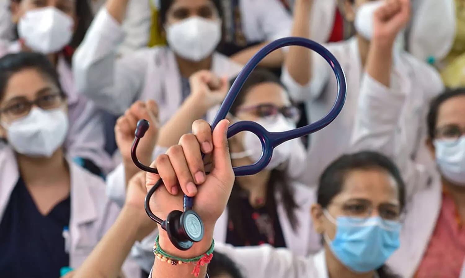 ഡോക്ടർക്ക് വെട്ടേറ്റതിൽ പ്രതിഷേധിച്ച് സംസ്ഥാനത്ത് വ്യാഴാഴ്ച സര്‍ക്കാര്‍ ഡോക്ടര്‍മാരുടെ പ്രതിഷേധം.