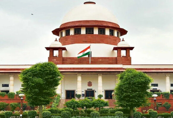 പൊതുസ്ഥലങ്ങളിൽ നിന്നും മൃഗങ്ങളെ മാറ്റണം: സുപ്രീംകോടതി