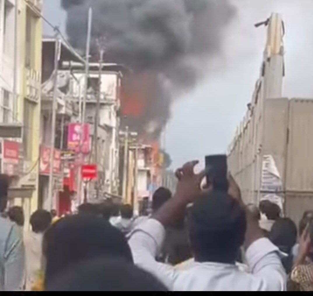 കൊല്ലം കൊട്ടിയത്ത് വൻ തീപിടുത്തം