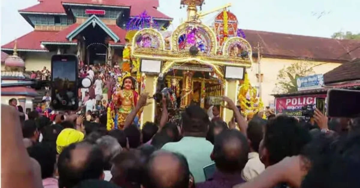 തങ്ക അങ്കി വഹിച്ചു കൊണ്ടുള്ള രഥ ഘോഷയാത്രയ്ക്ക് തുടക്കം