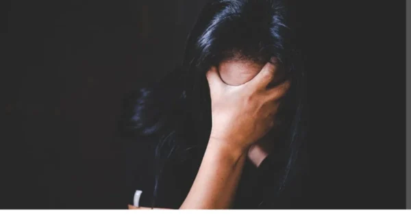 യുവതിയെ ഇസ്തിരിപ്പെട്ടി കൊണ്ട് പൊള്ളിച്ചു