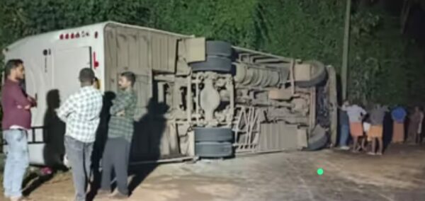 വാഹനം അപകടത്തിൽപെട്ടു