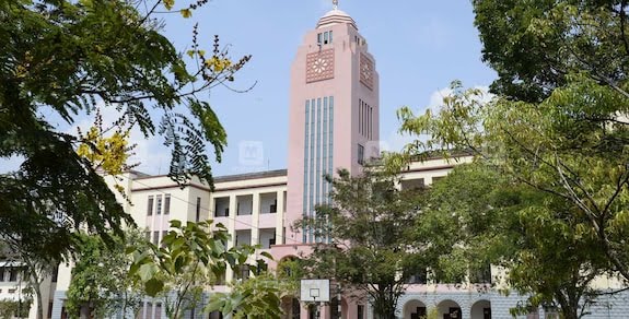 അതീവ സുരക്ഷയിൽ മാർ ഇവാനിയോസ് കോളേജ്