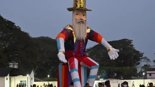 കൂറ്റൻ പപ്പാഞ്ഞി ഒരുങ്ങി