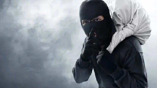 കവർച്ചാസംഘങ്ങൾ പിടിമുറുക്കുന്നു