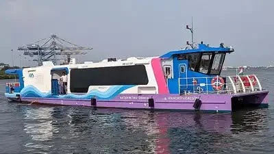 കര – ജല ഗതാഗതത്തെ ഒരുമിപ്പിക്കുന്ന പൊതുഗതാഗത സംവിധാനം