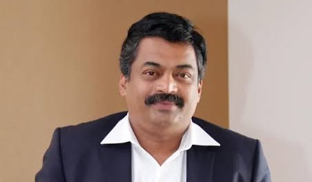 സി ജെ റോയ് സ്വയം വെടിവച്ചു മരിച്ചു