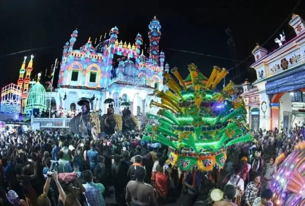 ചന്ദനക്കുടം ആഘോഷത്തിന്റെ ആഹ്ലാദരാവ്