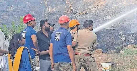 കുളിർമലയിൽ തീപിടിത്തം