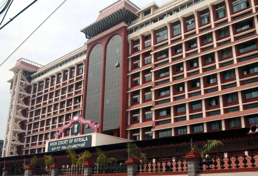 അതിജീവിതയെ വിവാഹം കഴിച്ചു