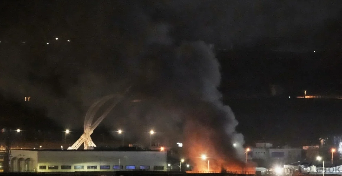 ദുബായിൽ ഡ്രോൺ ആക്രമണം: ഇന്ധന ടാങ്കുകൾക്ക് തീപിടിച്ചു; വിമാനത്താവളത്തിന്റെ പ്രവർത്തനം തടസ്സപ്പെട്ടു