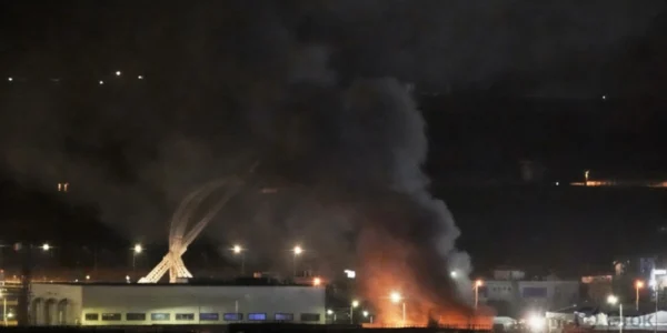 ദുബായിൽ ഡ്രോൺ ആക്രമണം: ഇന്ധന ടാങ്കുകൾക്ക് തീപിടിച്ചു; വിമാനത്താവളത്തിന്റെ പ്രവർത്തനം തടസ്സപ്പെട്ടു