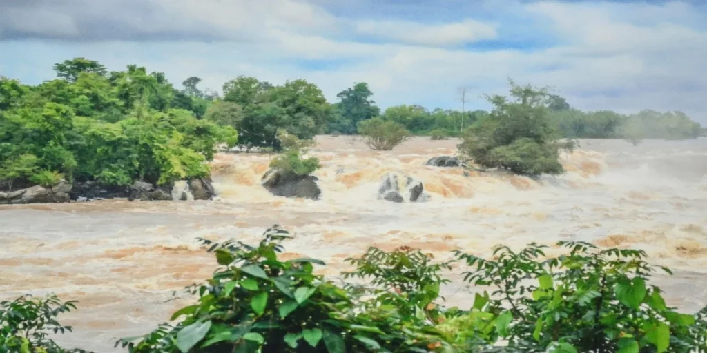 ഒമാനിൽ മിന്നൽ പ്രളയം: മൂന്ന് മലയാളികൾക്ക് ദാരുണാന്ത്യം; ആറുപേർ രക്ഷപ്പെട്ടത് അത്ഭുതകരമായി