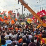 പട്ടാമ്പിയിൽ യുദ്ധക്കളമായി കൊട്ടിക്കലാശം! പ്രവർത്തകർ തമ്മിൽ ഏറ്റുമുട്ടി; പോലീസ് ലാത്തിവീശി…